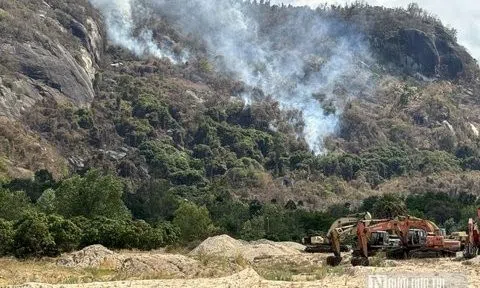 An Giang: Tiếp tục khống chế đám cháy trên núi Cô Tô